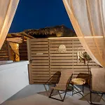 Bliss Luxury Líndosz